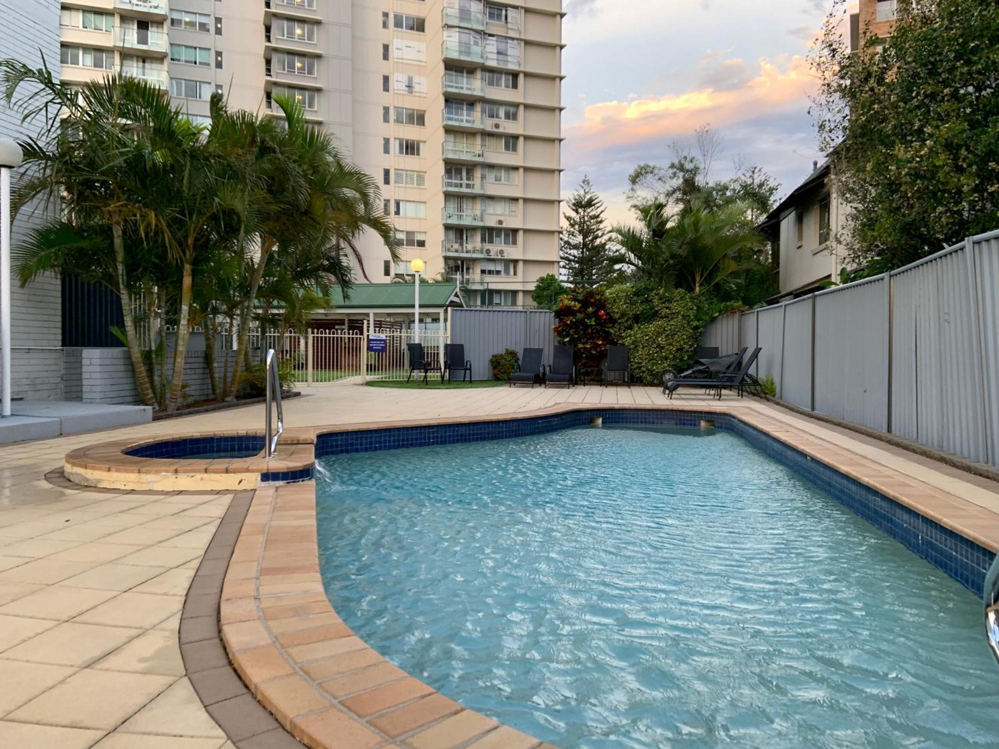 Burleigh Gardens North Hi-Rise Holiday Apartments Голд-Кост Экстерьер фото